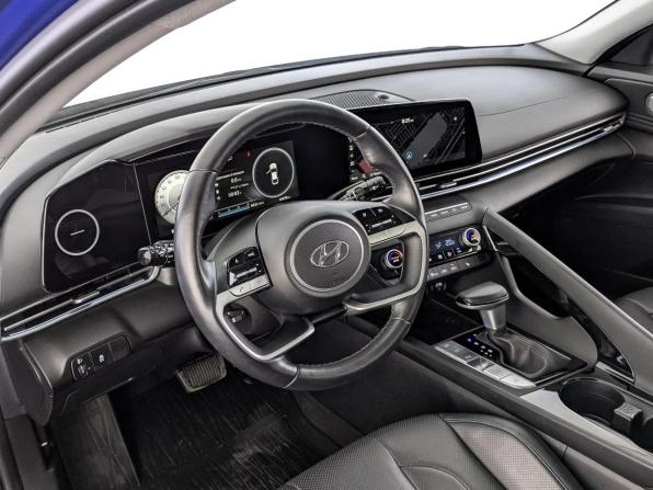 Hyundai Elantra VII (CN7) с пробегом 2022 года, цена 2 250 000 рублей, 44476 км, седан, Автокод Объявления
