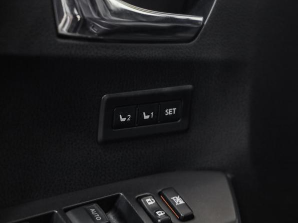 Toyota RAV4 IV (XA40) Рестайлинг с пробегом 2016 года, цена 2 759 000 рублей, 108861 км, внедорожник, Автокод Объявления