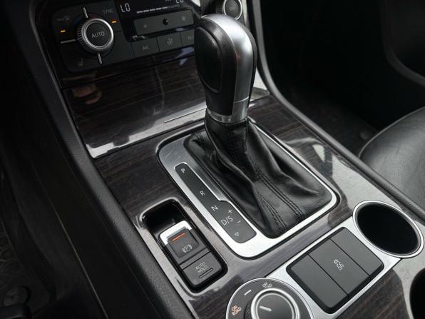 Volkswagen Touareg II Рестайлинг с пробегом 2015 года, цена 2 550 000 рублей, 153652 км, внедорожник, Автокод Объявления