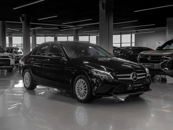 Mercedes-Benz C-Класс IV (W205) Рестайлинг с пробегом 2018 года, цена 2 410 000 рублей, 92194 км, седан, Автокод Объявления