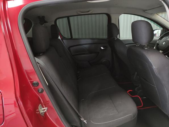 Renault Sandero II с пробегом 2015 года, цена 750 000 рублей, 168175 км, хэтчбек, Автокод Объявления