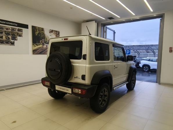 Suzuki Jimny IV с пробегом 2019 года, цена 1 900 000 рублей, 50000 км, внедорожник, Автокод Объявления