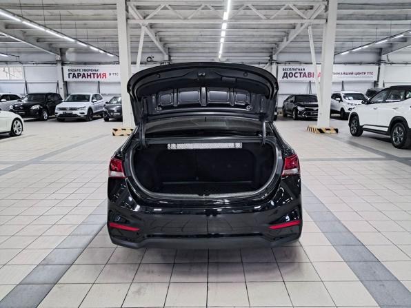 Hyundai Solaris II с пробегом 2017 года, цена 825 000 рублей, 239885 км, седан, Автокод Объявления