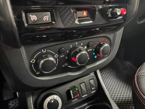 Renault Duster I Рестайлинг с пробегом 2017 года, цена 1 390 000 рублей, 163680 км, внедорожник, Автокод Объявления