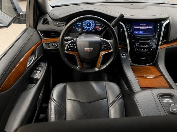 Cadillac Escalade IV с пробегом 2016 года, цена 4 160 000 рублей, 124513 км, внедорожник, Автокод Объявления