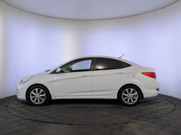 Hyundai Solaris I с пробегом 2013 года, цена 900 000 рублей, 71397 км, седан, Автокод Объявления