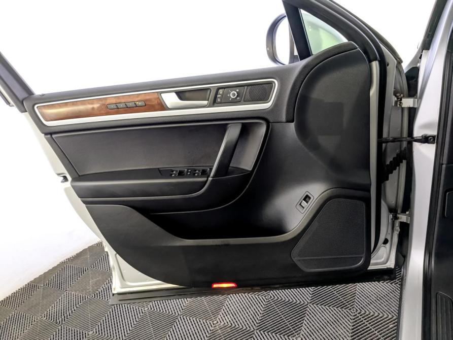 Volkswagen Touareg II Москва  - изображение 19