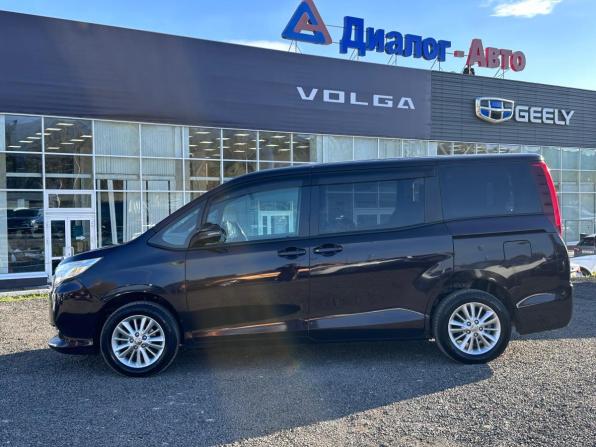 Toyota Noah III (R80) с пробегом 2015 года, цена 1 900 000 рублей, 178702 км, минивэн, Автокод Объявления