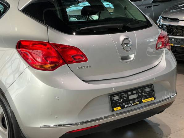 Opel Astra J Рестайлинг с пробегом 2012 года, цена 1 120 000 рублей, 103434 км, хэтчбек, Автокод Объявления