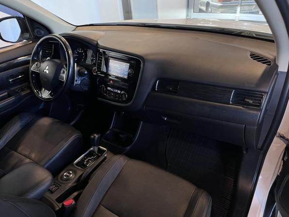 Mitsubishi Outlander III Рестайлинг 2 с пробегом 2015 года, цена 2 210 000 рублей, 82729 км, внедорожник, Автокод Объявления