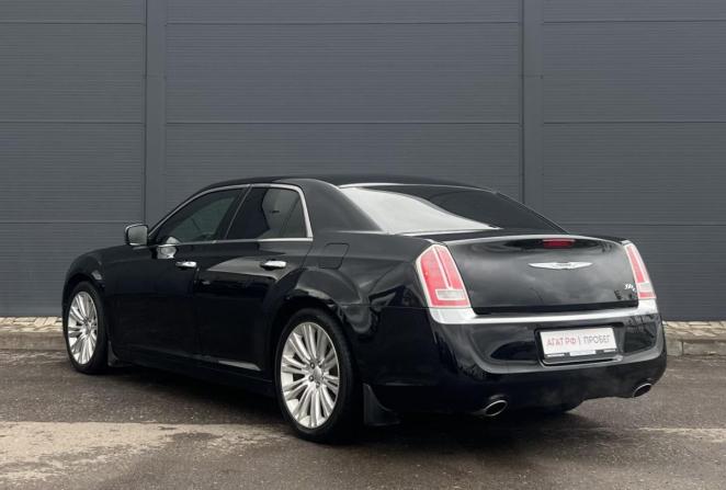 Chrysler 300C II с пробегом 2012 года, цена 1 625 000 рублей, 212059 км, седан, Автокод Объявления
