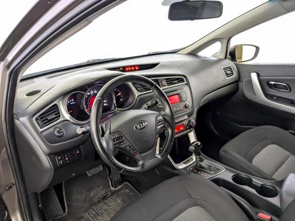 Kia Ceed II Рестайлинг с пробегом 2017 года, цена 1 535 000 рублей, 77710 км, хэтчбек, Автокод Объявления