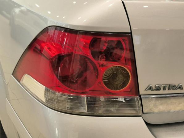 Opel Astra H Рестайлинг с пробегом 2013 года, цена 550 000 рублей, 131944 км, седан, Автокод Объявления