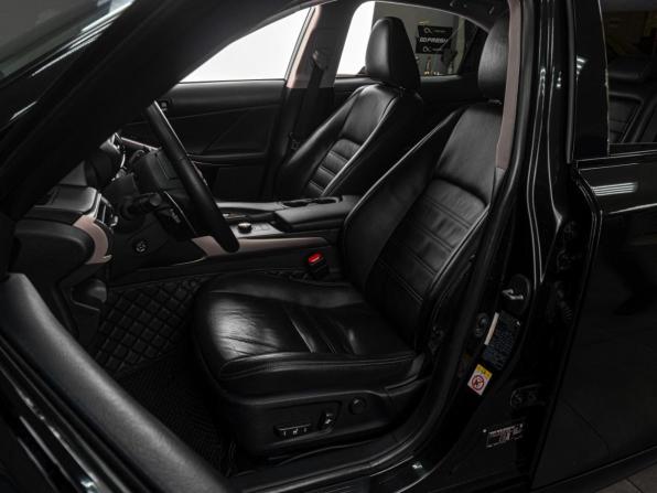 Lexus IS III Рестайлинг с пробегом 2018 года, цена 2 949 000 рублей, 129963 км, седан, Автокод Объявления