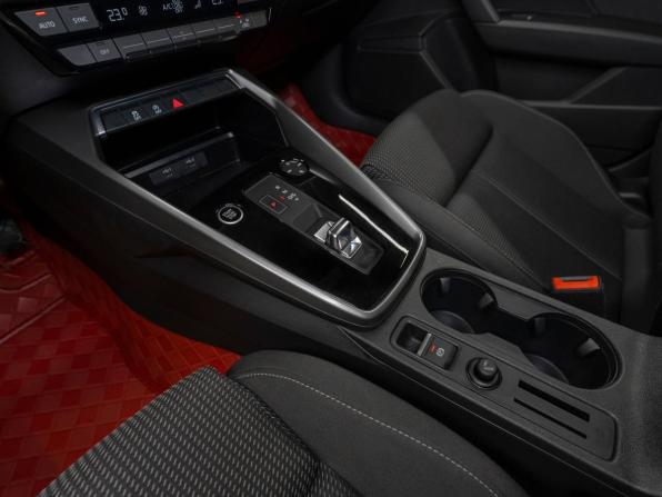 Audi A3 IV (8Y) с пробегом 2021 года, цена 2 880 000 рублей, 47182 км, хэтчбек, Автокод Объявления
