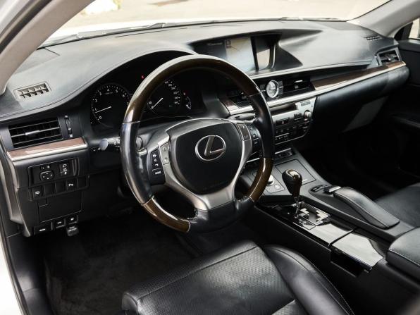 Lexus ES VI с пробегом 2014 года, цена 2 140 000 рублей, 214800 км, седан, Автокод Объявления