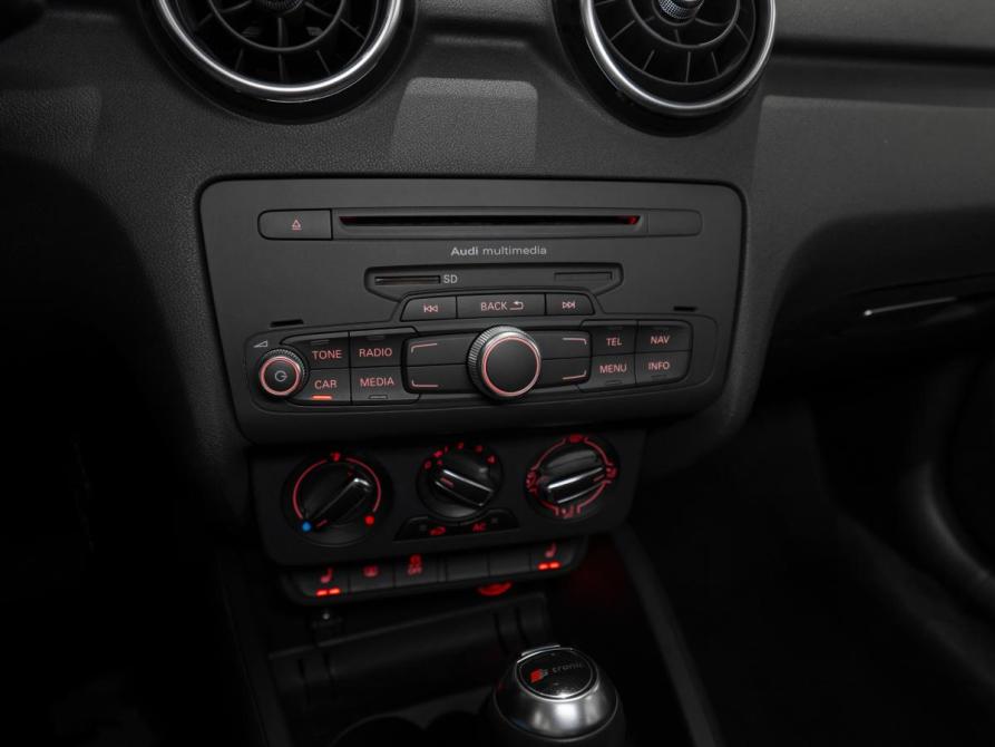 Audi A1 I (8X) Москва  - изображение 14