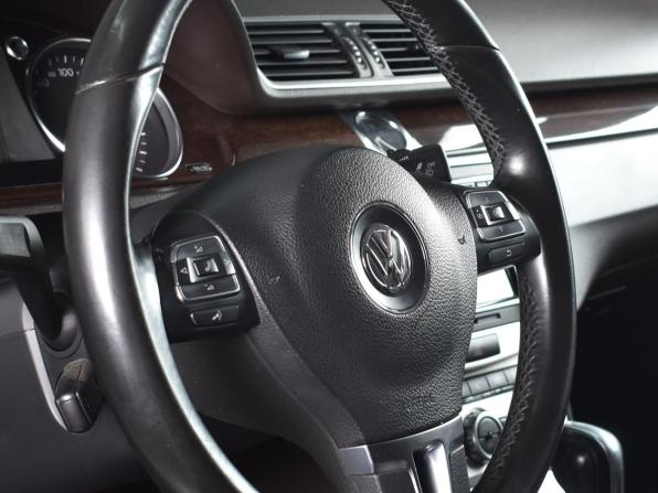Volkswagen Passat B7 с пробегом 2012 года, цена 1 299 995 рублей, 202725 км, седан, Автокод Объявления