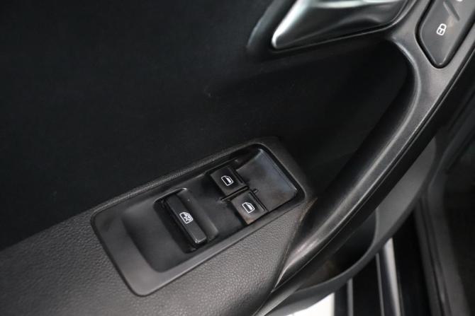 Volkswagen Polo V с пробегом 2013 года, цена 492 000 рублей, 296321 км, седан, Автокод Объявления