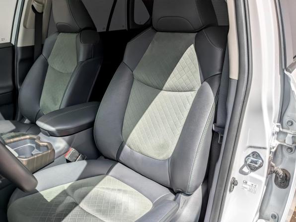 Toyota RAV4 V (XA50) с пробегом 2024 года, цена 3 950 000 рублей, 14359 км, внедорожник, Автокод Объявления