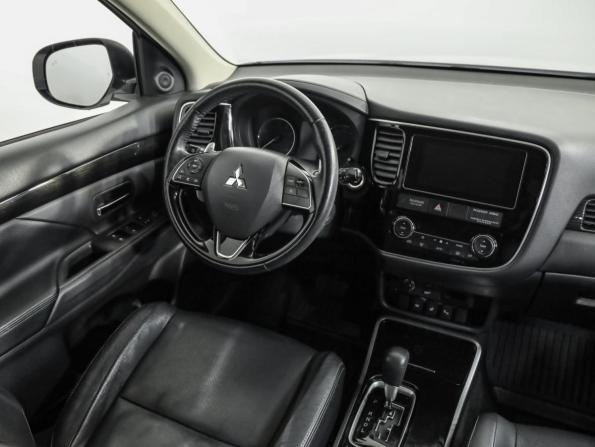 Mitsubishi Outlander III Рестайлинг 3 с пробегом 2018 года, цена 2 189 000 рублей, 127564 км, внедорожник, Автокод Объявления