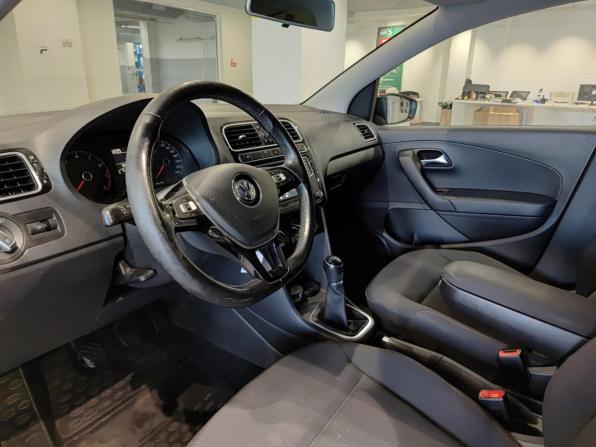 Volkswagen Polo V Рестайлинг с пробегом 2017 года, цена 1 247 000 рублей, 54281 км, седан, Автокод Объявления
