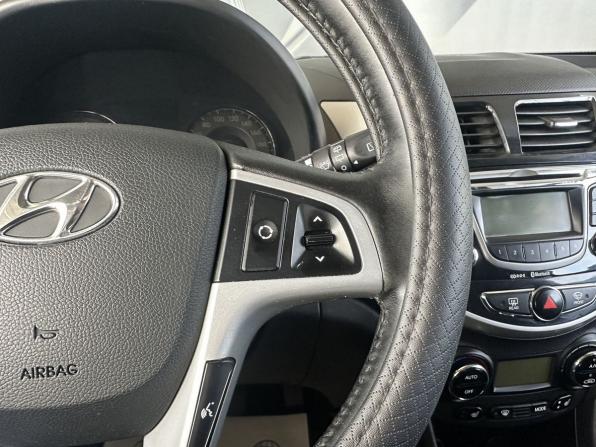 Hyundai Solaris I с пробегом 2012 года, цена 840 000 рублей, 185517 км, хэтчбек, Автокод Объявления