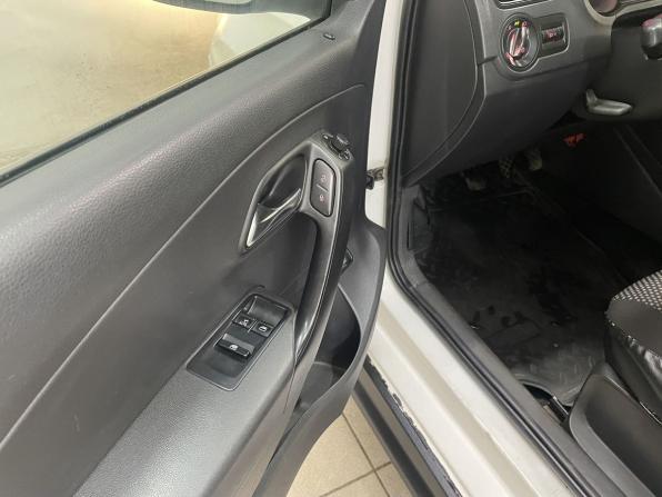 Volkswagen Polo V с пробегом 2011 года, цена 350 000 рублей, 264434 км, седан, Автокод Объявления