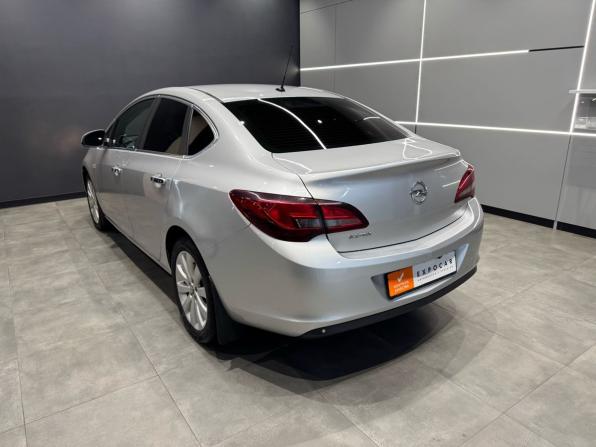 Opel Astra J Рестайлинг с пробегом 2012 года, цена 619 000 рублей, 186000 км, седан, Автокод Объявления