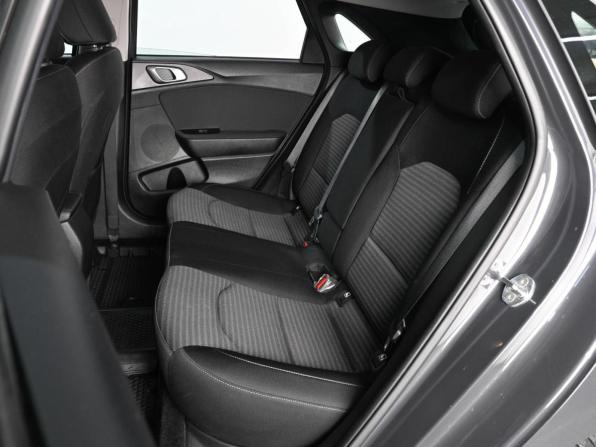 Kia Ceed III Рестайлинг с пробегом 2022 года, цена 2 199 000 рублей, 60984 км, хэтчбек, Автокод Объявления