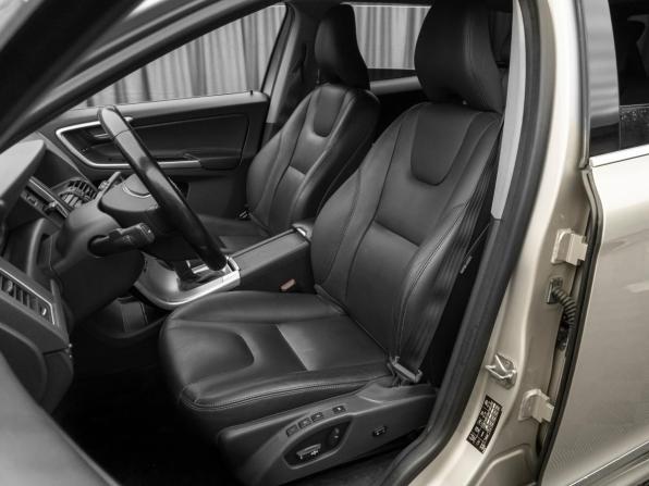 Volvo XC60 I Рестайлинг с пробегом 2017 года, цена 2 420 000 рублей, 100492 км, внедорожник, Автокод Объявления