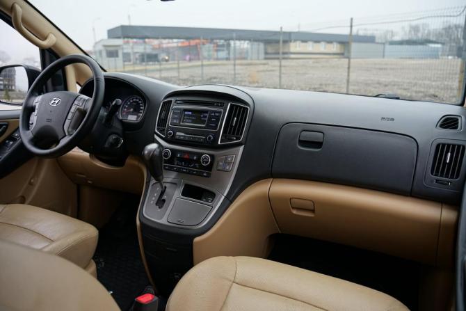 Hyundai H-1 II Рестайлинг 2 с пробегом 2019 года, цена 3 235 000 рублей, 102500 км, минивэн, Автокод Объявления