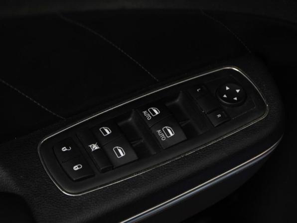 Dodge Charger VII (LD) Рестайлинг с пробегом 2015 года, цена 3 459 000 рублей, 141804 км, седан, Автокод Объявления