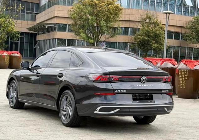 Volkswagen Lamando II с пробегом 2025 года, цена 2 770 990 рублей, 600 км, хэтчбек, Автокод Объявления