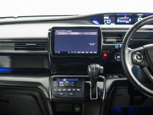 Honda Stepwgn V с пробегом 2015 года, цена 1 800 000 рублей, 99448 км, минивэн, Автокод Объявления