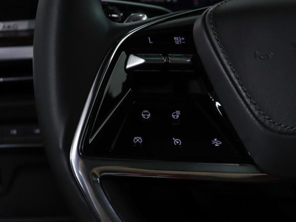 Cadillac Escalade V Рестайлинг с пробегом 2025 года, цена 16 499 000 рублей, 15448 км, внедорожник, Автокод Объявления