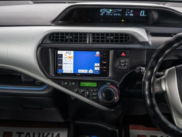 Toyota Aqua I с пробегом 2014 года, цена 775 000 рублей, 183236 км, хэтчбек, Автокод Объявления