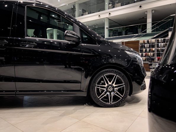 Mercedes-Benz V-Класс III (W447) Рестайлинг с пробегом 2023 года, цена 15 600 000 рублей, 34 км, минивэн, Автокод Объявления