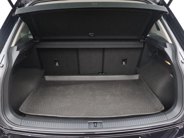 Volkswagen Tiguan II с пробегом 2019 года, цена 2 180 000 рублей, 151695 км, внедорожник, Автокод Объявления