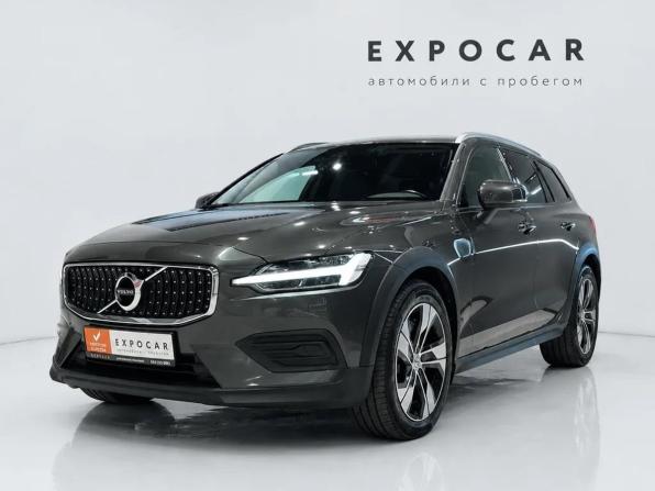 Volvo V60 Cross Country II с пробегом 2020 года, цена 3 300 000 рублей, 101000 км, универсал, Автокод Объявления