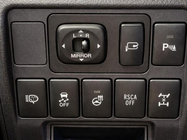 Toyota Land Cruiser 200 Series Рестайлинг 1 с пробегом 2012 года, цена 3 300 000 рублей, 213531 км, внедорожник, Автокод Объявления