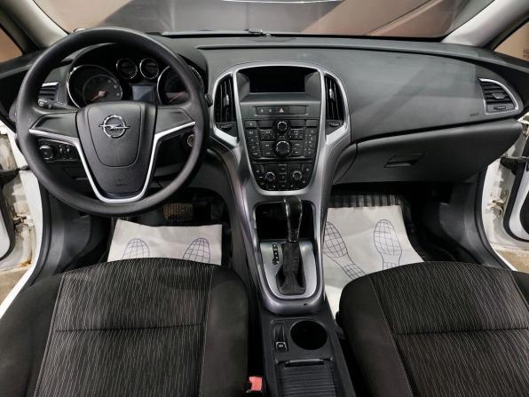 Opel Astra J Рестайлинг с пробегом 2013 года, цена 900 000 рублей, 115678 км, хэтчбек, Автокод Объявления