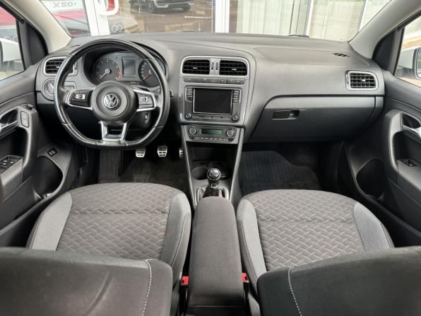 Volkswagen Polo V Рестайлинг с пробегом 2018 года, цена 1 349 000 рублей, 99905 км, седан, Автокод Объявления