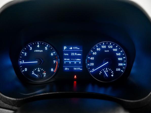 Hyundai Solaris II с пробегом 2019 года, цена 1 550 000 рублей, 74000 км, седан, Автокод Объявления