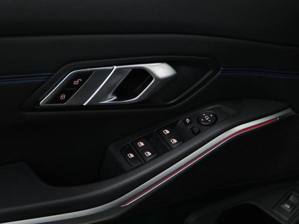 BMW 3 серии VII (G2x) с пробегом 2021 года, цена 4 149 046 рублей, 69886 км, универсал, Автокод Объявления