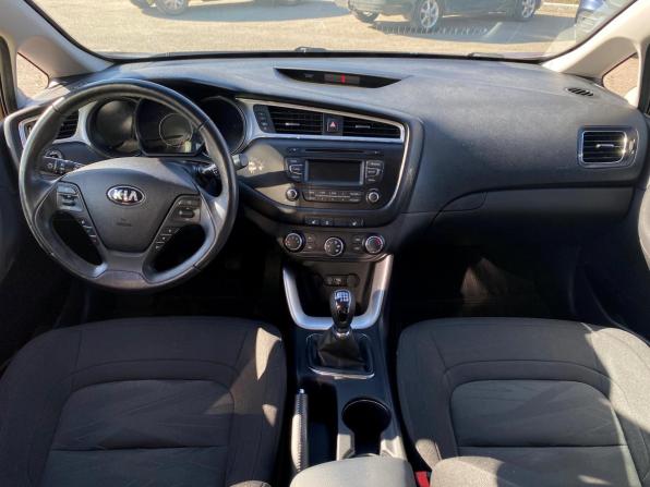 Kia Ceed II Рестайлинг с пробегом 2016 года, цена 1 299 000 рублей, 93000 км, универсал, Автокод Объявления