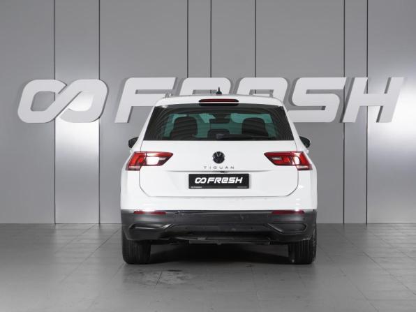 Volkswagen Tiguan II Рестайлинг с пробегом 2021 года, цена 2 469 000 рублей, 89818 км, внедорожник, Автокод Объявления