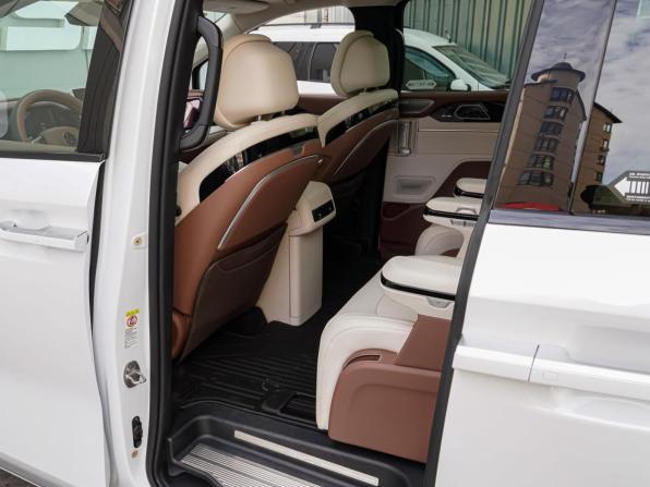 BYD Xia (M9) с пробегом 2025 года, цена 6 475 000 рублей, 346 км, минивэн, Автокод Объявления