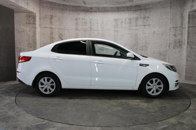 Kia Rio III Рестайлинг с пробегом 2016 года, цена 1 025 000 рублей, 135822 км, седан, Автокод Объявления