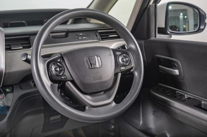 Honda Freed II с пробегом 2017 года, цена 1 439 000 рублей, 126000 км, компактвэн, Автокод Объявления